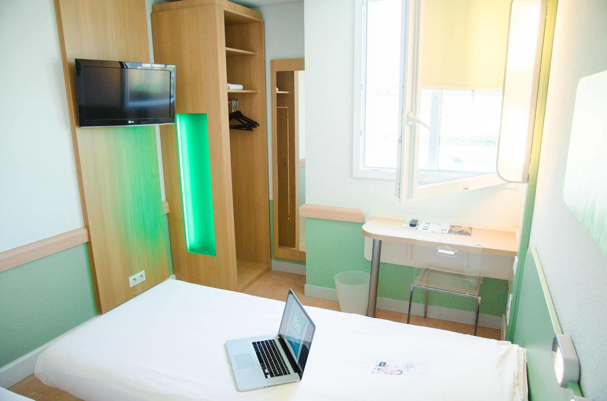 לה בלאן מניל Ibis Budget Aeroport Le Bourget Garonor מראה חיצוני תמונה
