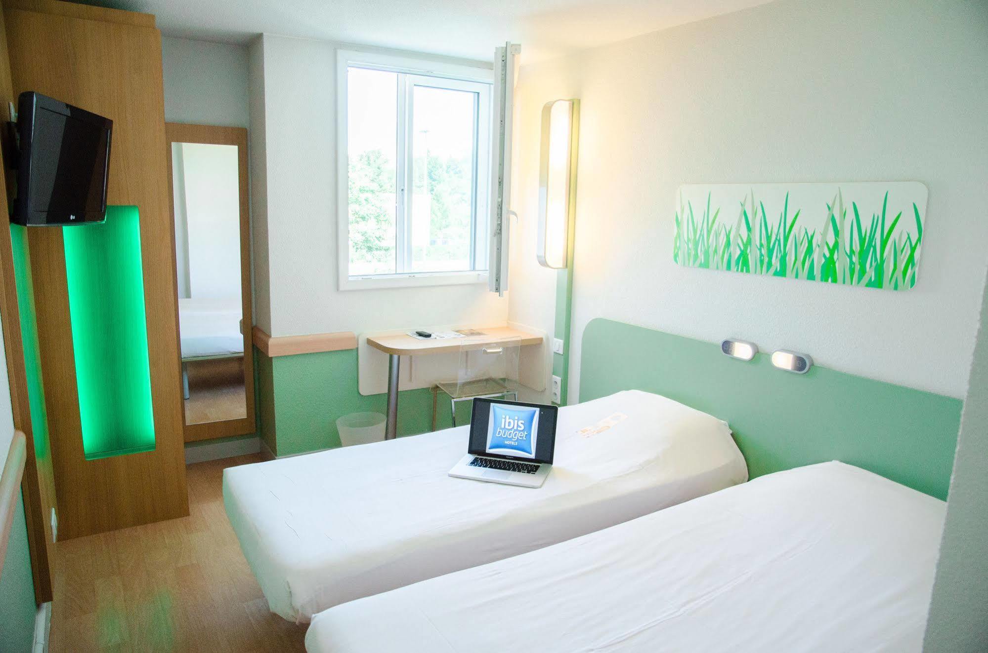 לה בלאן מניל Ibis Budget Aeroport Le Bourget Garonor מראה חיצוני תמונה