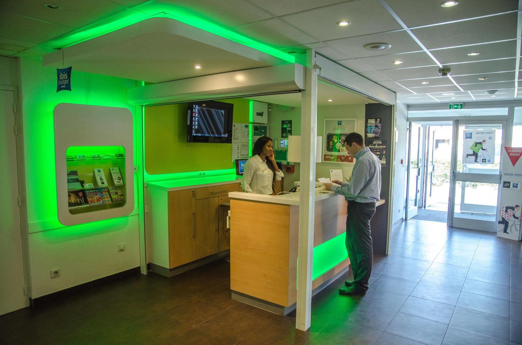 לה בלאן מניל Ibis Budget Aeroport Le Bourget Garonor מראה חיצוני תמונה